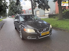 Volvo V70 - 2.0 D3 Summum zeer nette leer apk