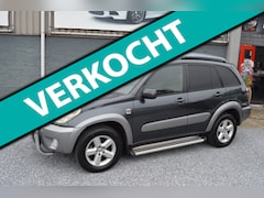 Toyota RAV4 - 2.0 D-4D Airco | Grijs Kenteken | Trekhaak | 4x4 | Bull Bar