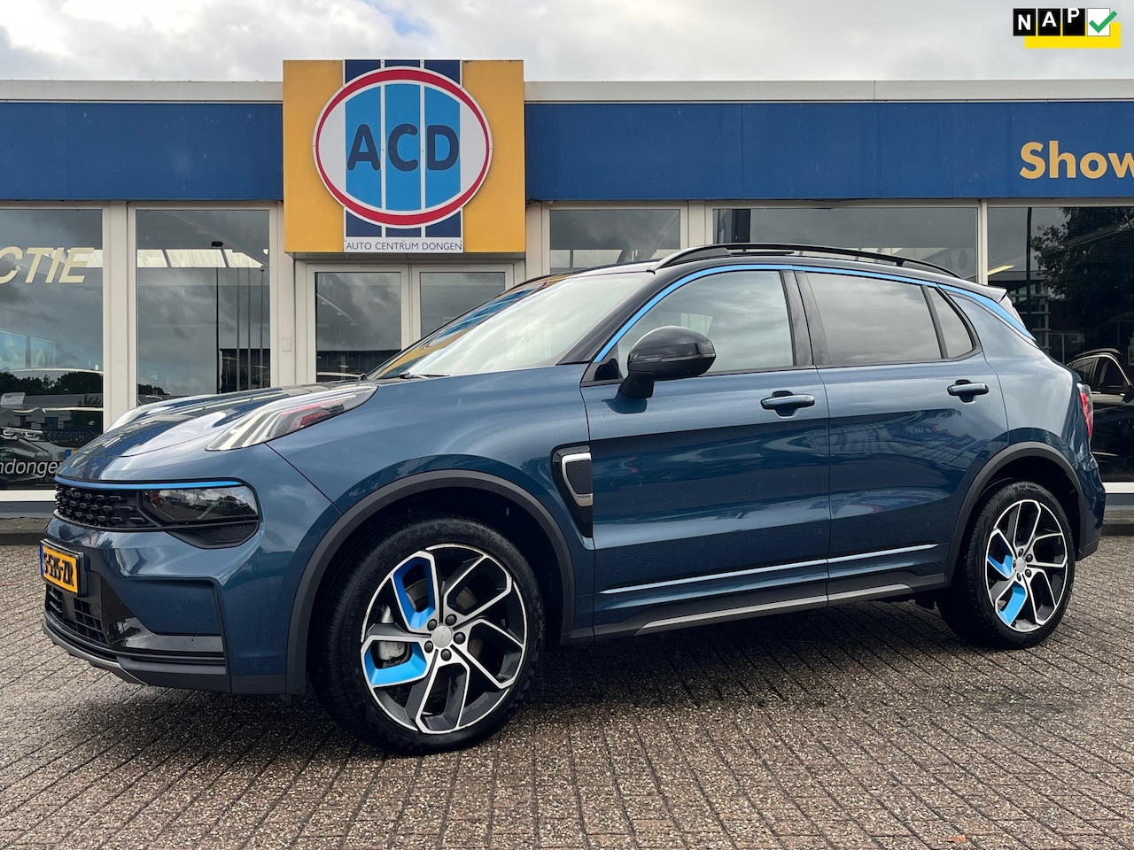 Lynk & Co 01 - 1.5 261pk PHEV 7DCTH | Orig.NL | Zwarte hemel | PanoramaDak | 360 graden Camera | Carplay - AutoWereld.nl