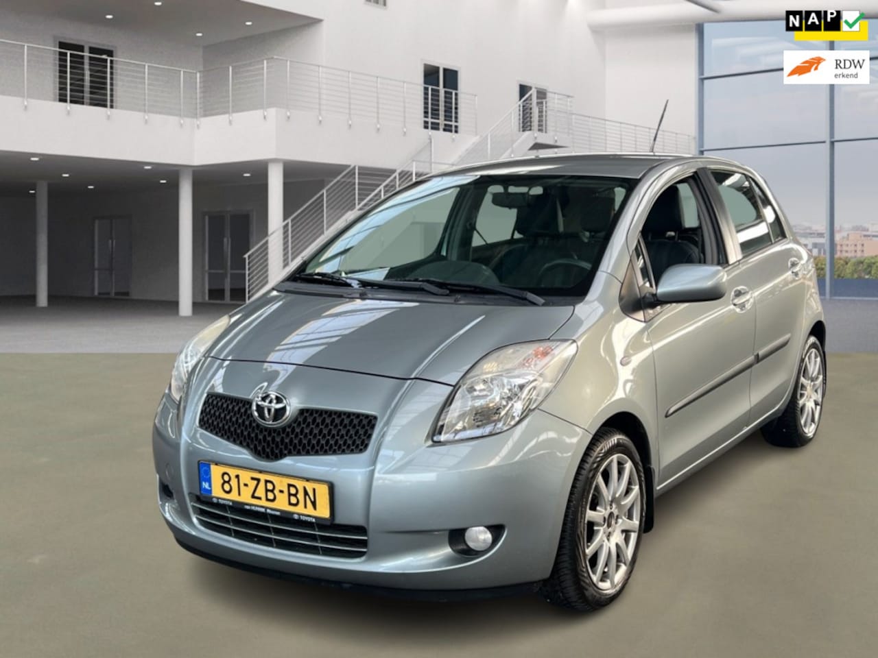 Toyota Yaris - 1.3 VVTi Sol | Automaat | Airco | Leder | Weinig gelopen - AutoWereld.nl