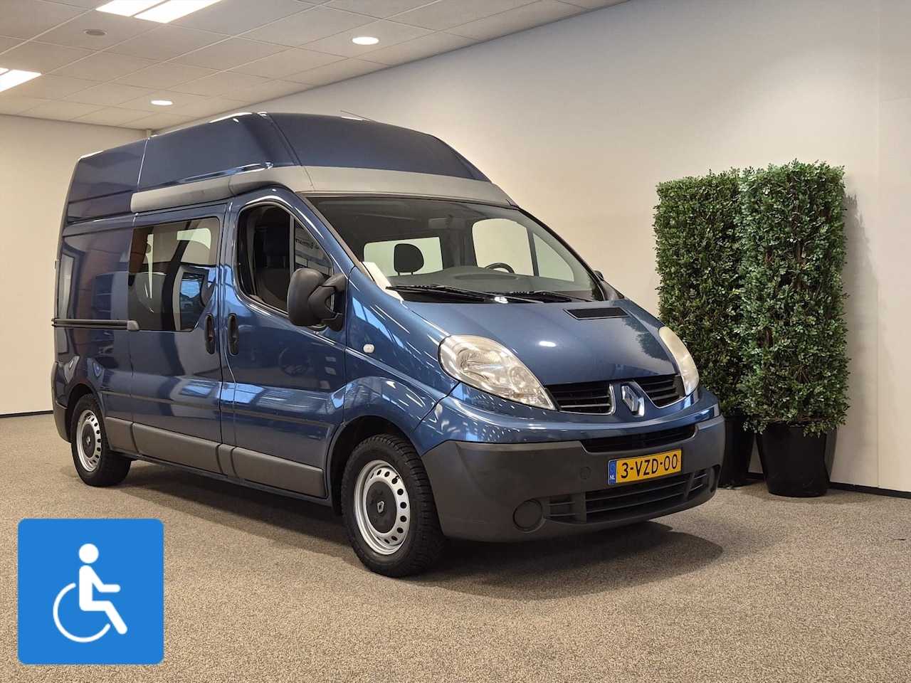 Renault Trafic - L1H2 Rolstoelbus (airco) 5+1 - AutoWereld.nl