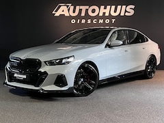 BMW 5-serie - 520i High Executive Edition M Stuurverwarming/ Stoelventilatie/ 21"/ Glazendak/ Memoryseat
