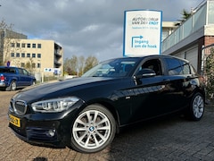 BMW 1-serie - 116i Sport Shadow Edition CarPlay DAB+ PDC voor en achter 17'' LM