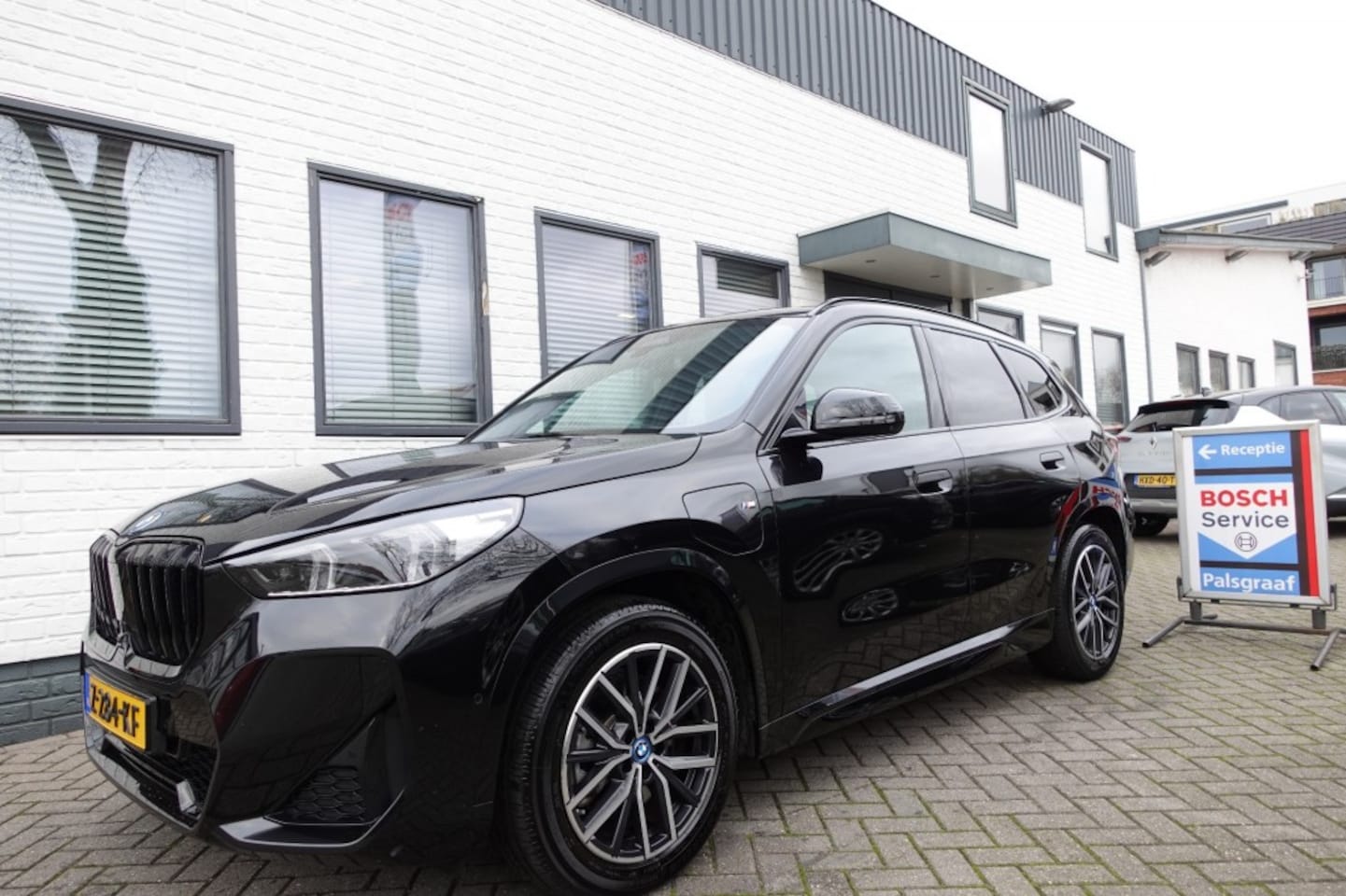 BMW X1 - XDRIVE 30E 326 PK M-Sport Panorama Trekhaak BOMVOL - AutoWereld.nl