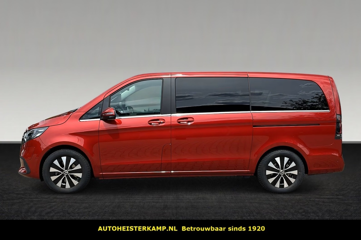 Mercedes-Benz EQV - 300 L2 90kWh Avantgarde 7-zitter 59.290 incl BTW Stoelkoeling Leder LED Distronic 360 Came - AutoWereld.nl