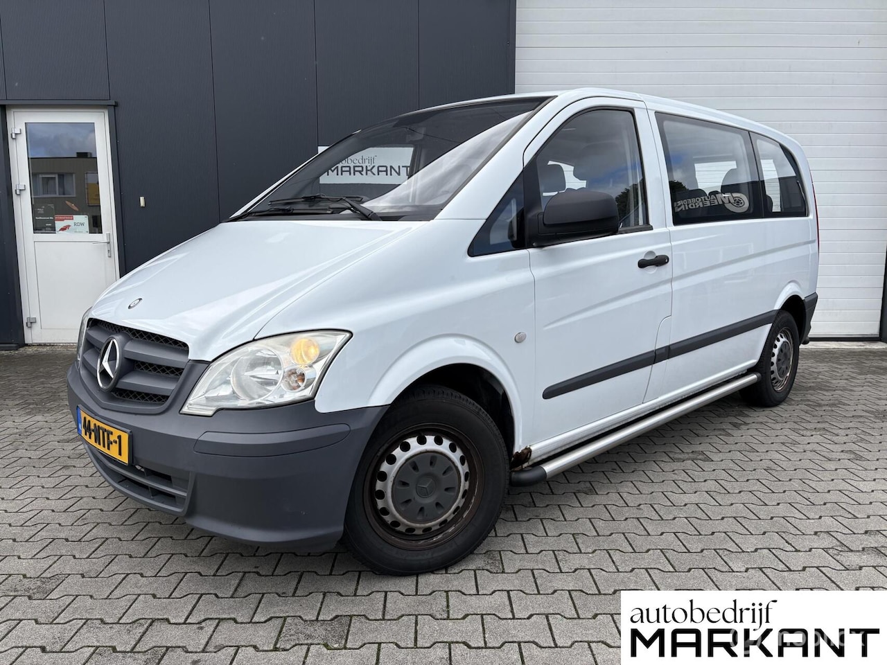 Mercedes-Benz Vito - Bus 110 CDI 320 Crew 9-Persoons / BTW voertuig - AutoWereld.nl