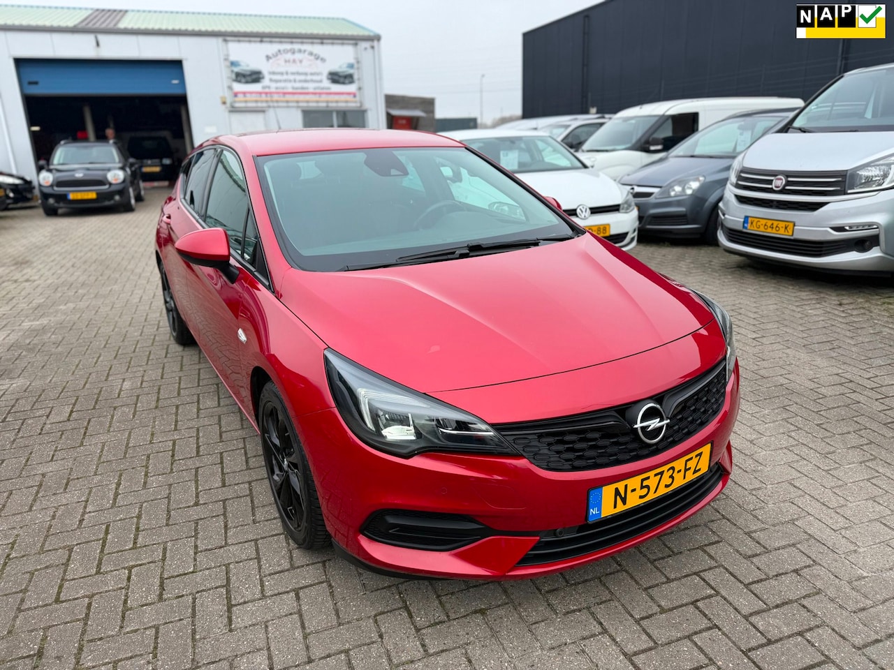Opel Astra - 1.2 Business Elegance|Tikkend geluid in de motor............. - AutoWereld.nl