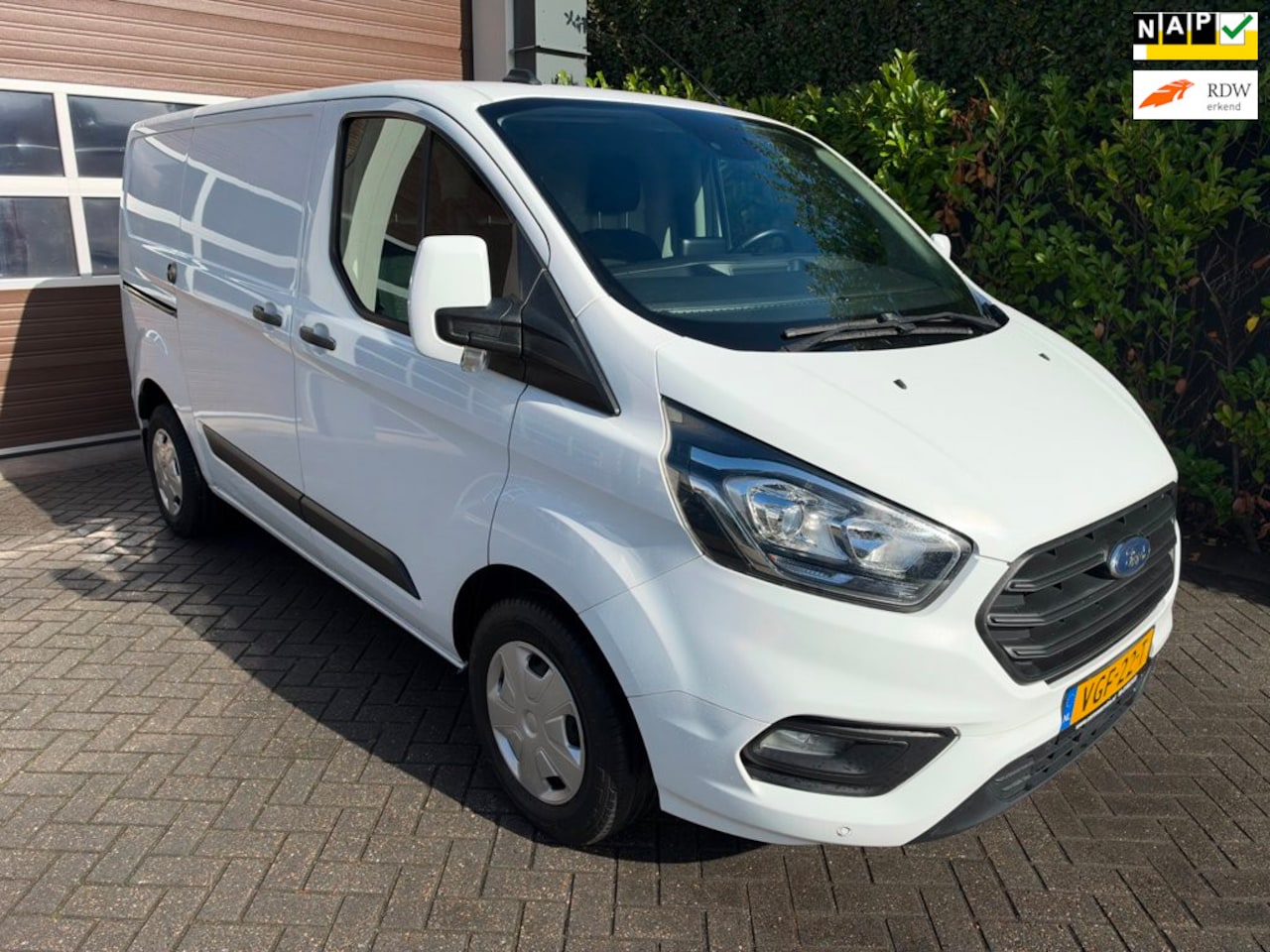 Ford Transit Custom - 280 2.0 TDCI L1H1 Trend Trekhaak Cruisecontrole Airco Navigatie - AutoWereld.nl