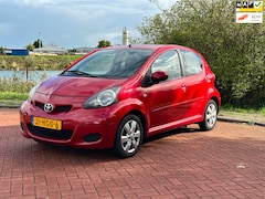 Toyota Aygo - 1.0-12V Aspiration Red Airco/Nap/Car Play