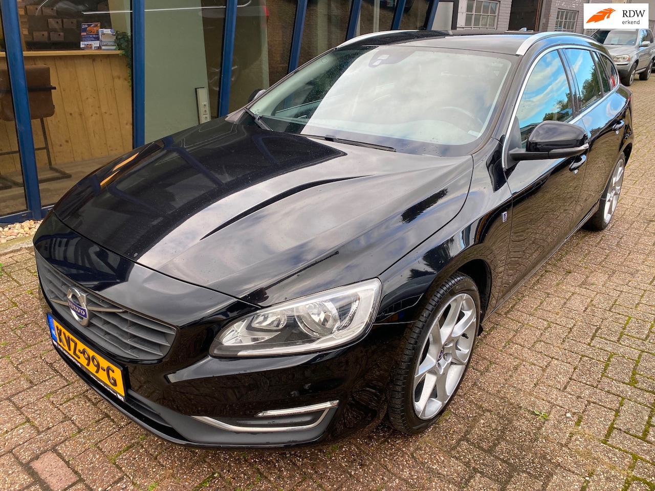 Volvo V60 - 2.0 T3 Ocean Race LEER / NAVI / 18 '' VELGEN - AutoWereld.nl