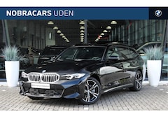 BMW 3-serie Touring - 330e M Sport Automaat / Panoramadak / Trekhaak / Sportstoelen / Achteruitrijcamera / Comfo