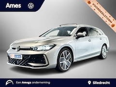 Volkswagen Passat Variant - 1.5 eTSI 150pk DSG R-Line Edition | Panoramadak | Parkeersensoren voor & achter | Achterui