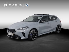 BMW 1-serie - M135 xDrive Panoramadak | Iconic Glow | Parking Assistant Plus | Harman Kardon | Stoelverw