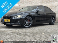 BMW 3-serie - 320i High Executive | Climate | Cruise | Navi | PDC | APK 06-2027 |