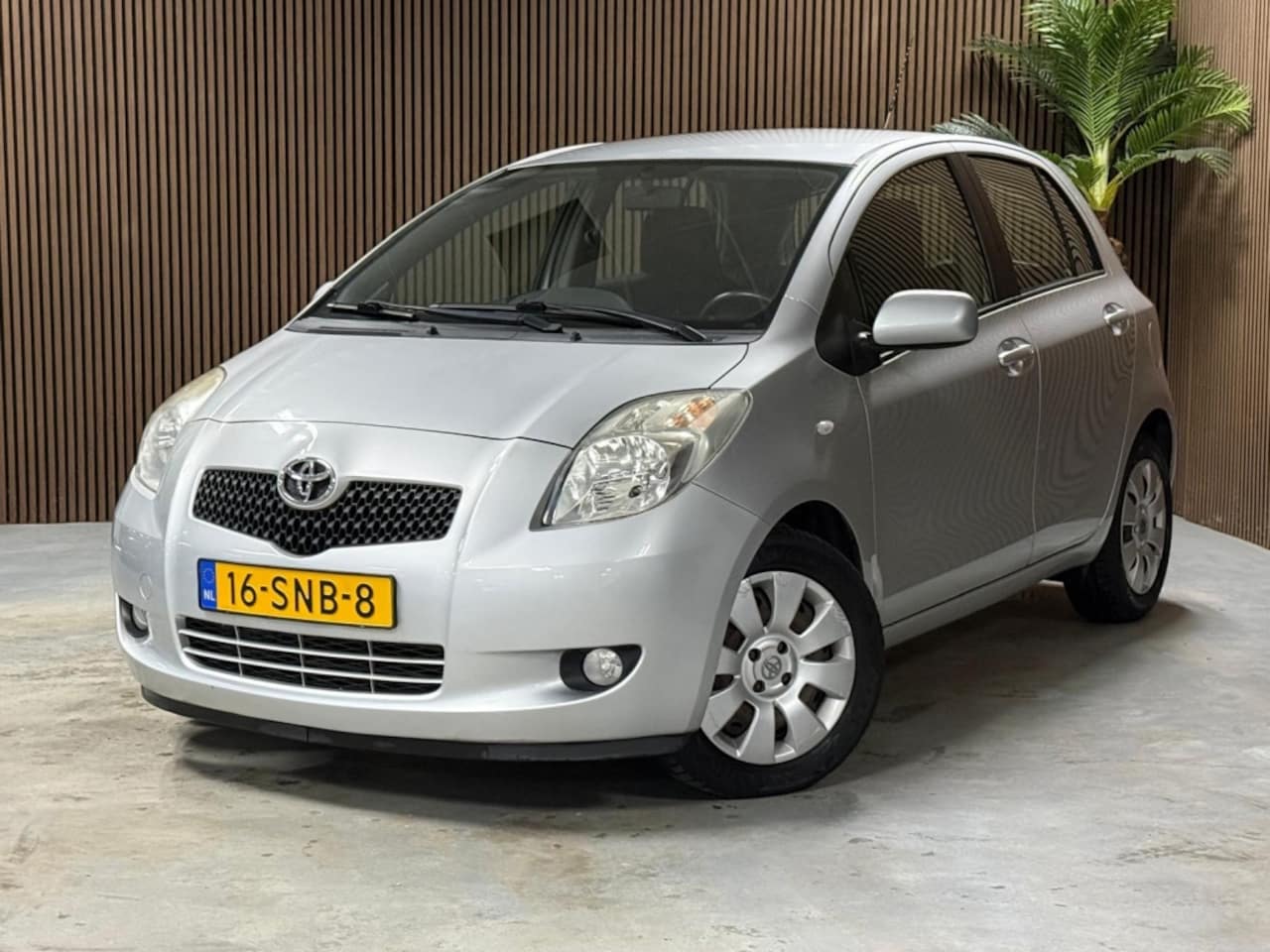 Toyota Yaris - 1.3 VVT-i Terra 1.3 VVTi Terra - AutoWereld.nl