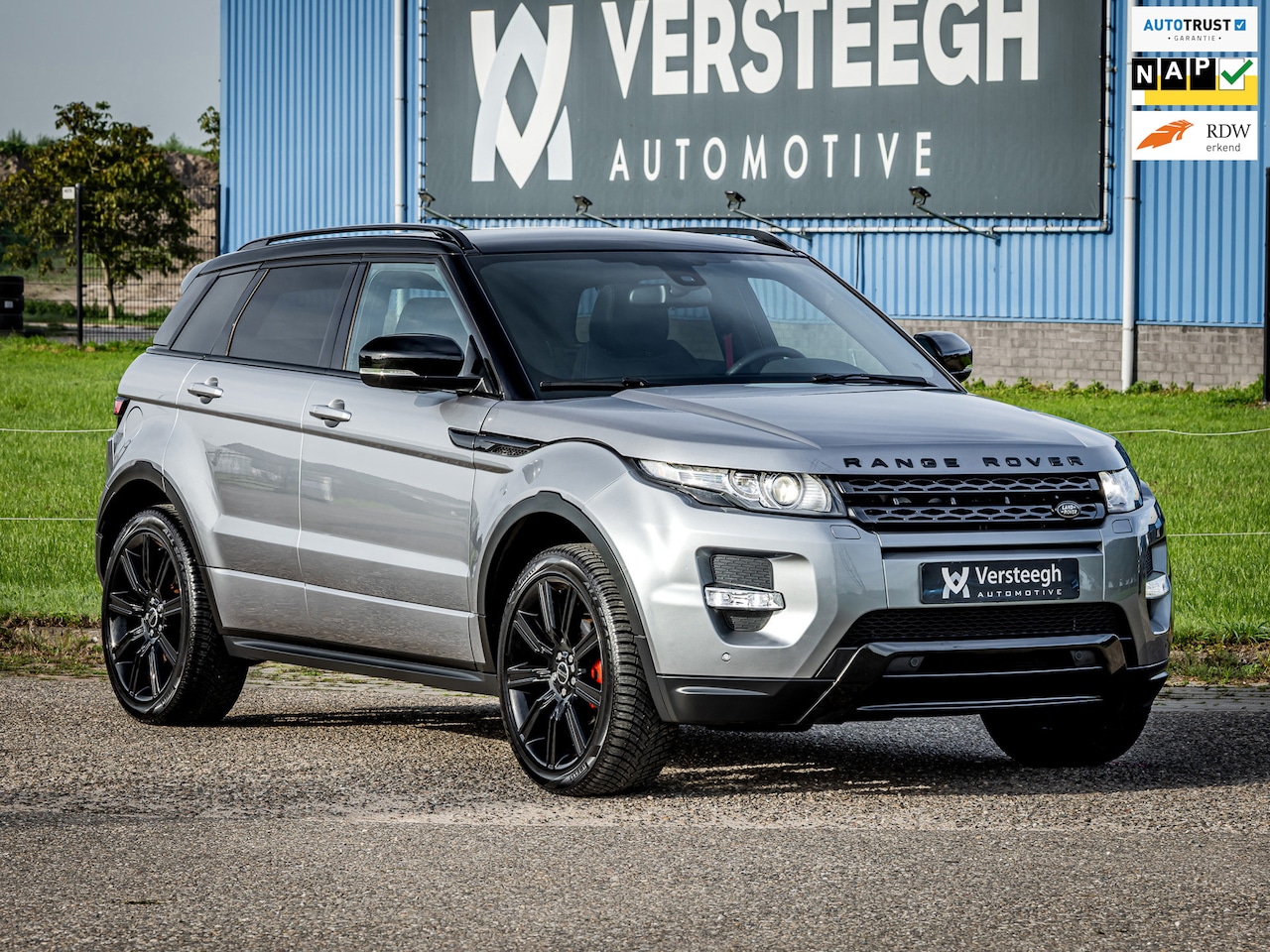 Land Rover Range Rover Evoque - 2.0 Si 4WD Prestige | Panoramadak | Afneembare Trekhaak - AutoWereld.nl