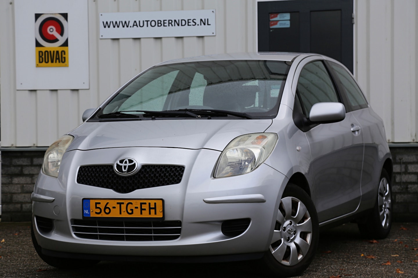 Toyota Yaris - 1.3 VVTi Sol 4 Cilinder*NL-Auto*Nieuwe APK!*Airco/Stuurbekrachtiging/Elek. Ramen* - AutoWereld.nl