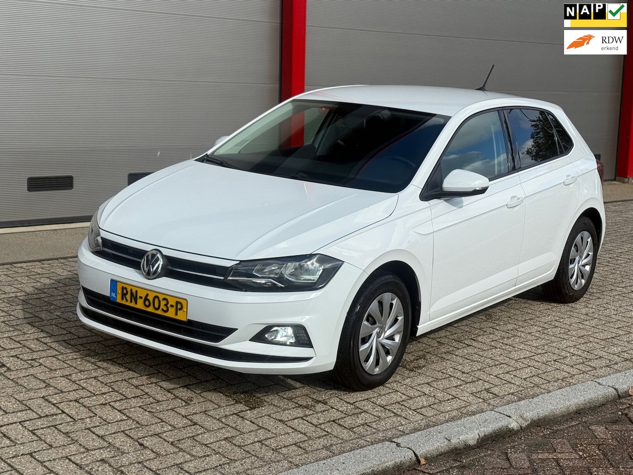 Volkswagen Polo - 1.0 TSI Comfortline | DSG Automaat | carplay | lage km - AutoWereld.nl