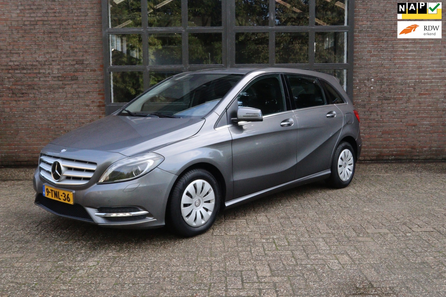 Mercedes-Benz B-klasse - 180 Ambition CC|AC|AUT|PDC NIEUWE APK - AutoWereld.nl