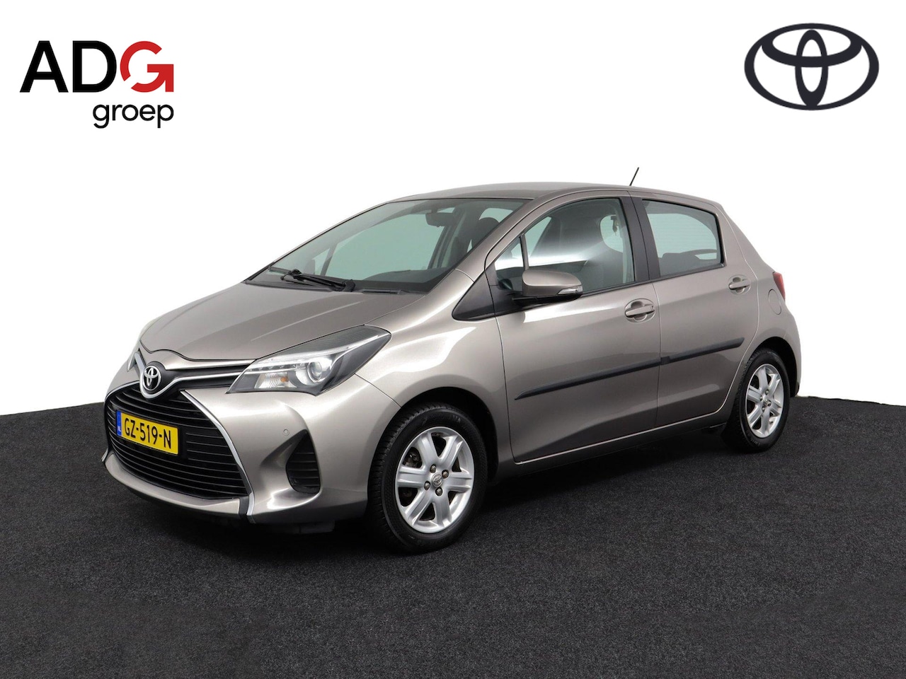 Toyota Yaris - 1.3 VVT-i Aspiration | Navigatie | Trekhaak | parkeer sensoren voor | stootlijsten set | - AutoWereld.nl