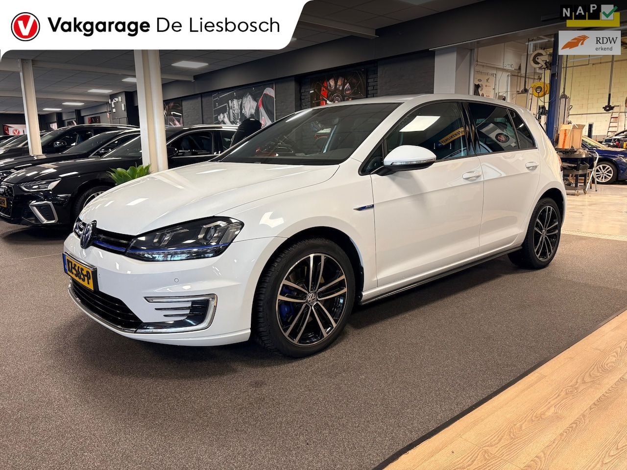 Volkswagen Golf - 1.4 TSI GTE Connected Series 1.4 TSI GTE Connected Series - AutoWereld.nl