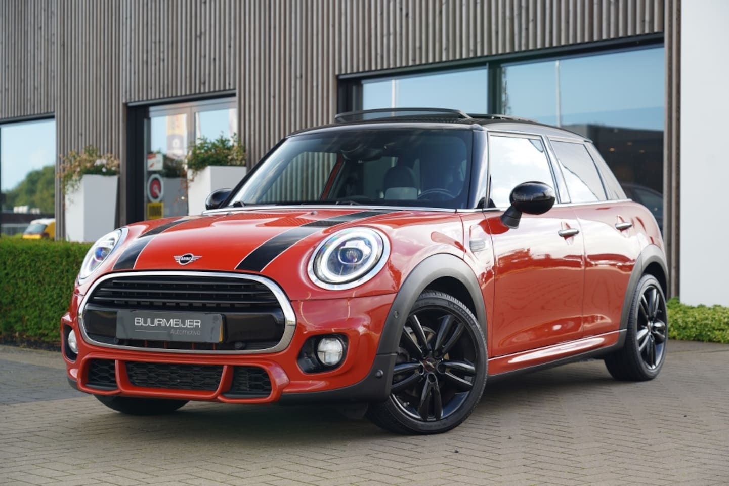 MINI John Cooper Works - 1.5 Cooper Burgundy Edition JCW - AutoWereld.nl