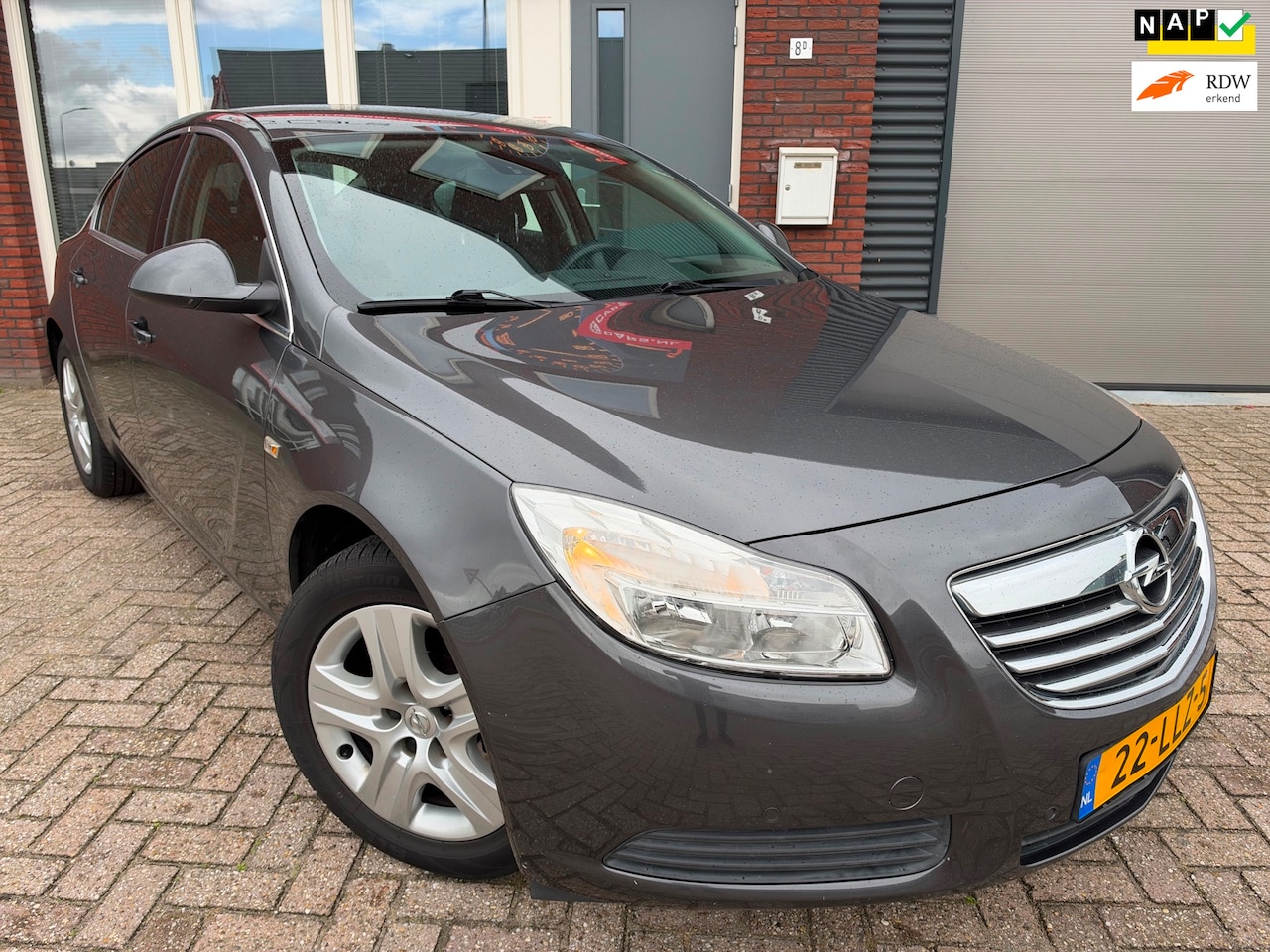 Opel Insignia - 1.6 T Edition / Navi / Clima / PDC / NAP / Cruise / LM - AutoWereld.nl