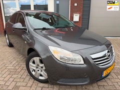 Opel Insignia - 1.6 T Edition / Navi / Clima / PDC / NAP / Cruise / LM