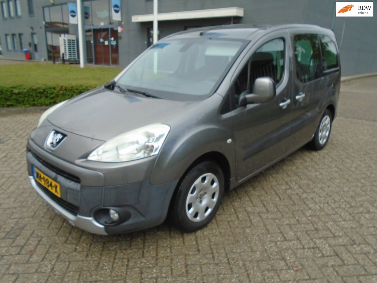 Peugeot Partner Tepee - 1.6 HDiF XR APK 9-2027 Airco 2 Schuifdeur - AutoWereld.nl