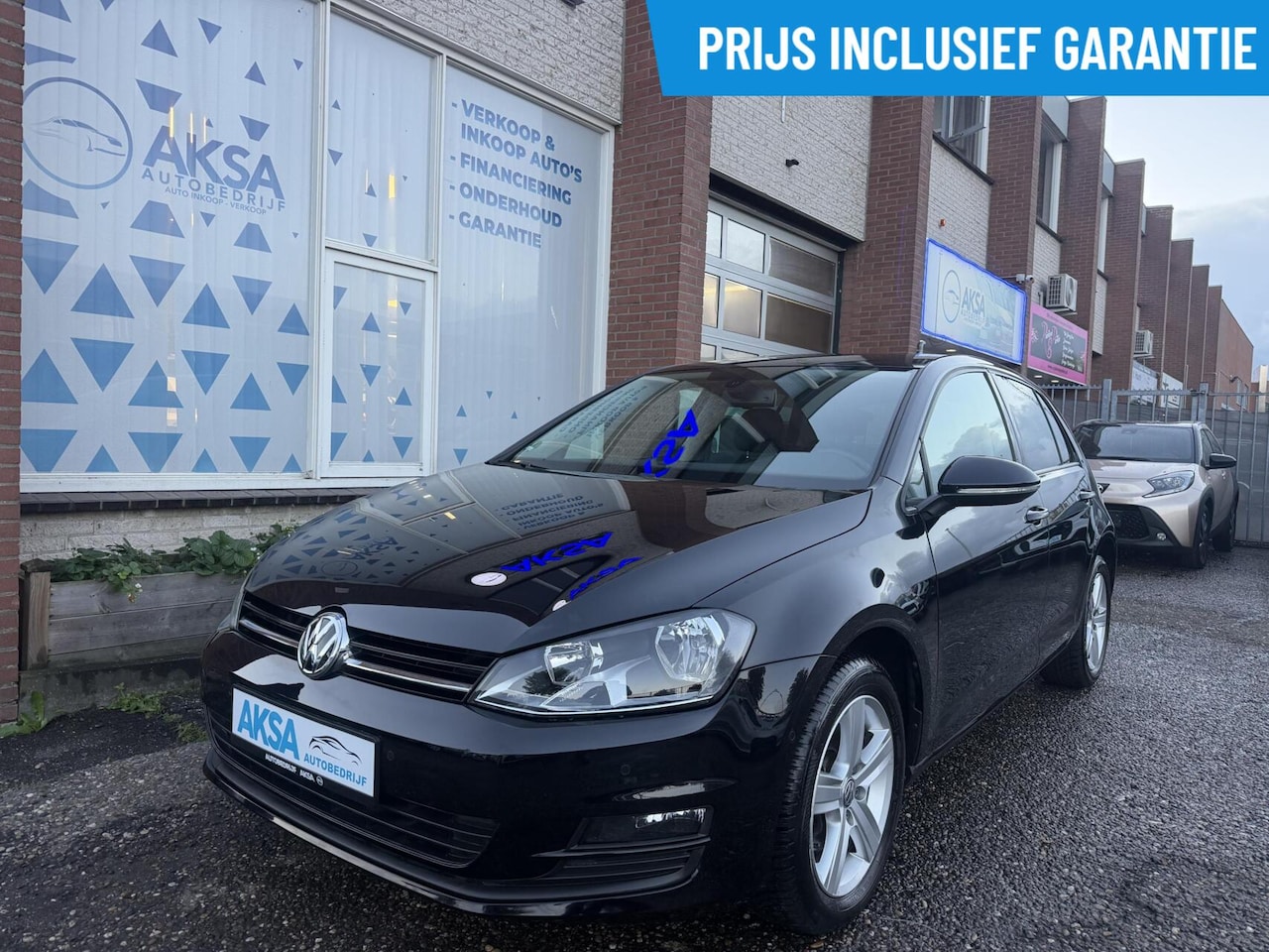 Volkswagen Golf - 1.2 TSI | DSG| Navi | Stoelverwarming | Automatisch inparkeren | Parkeersensoren - AutoWereld.nl