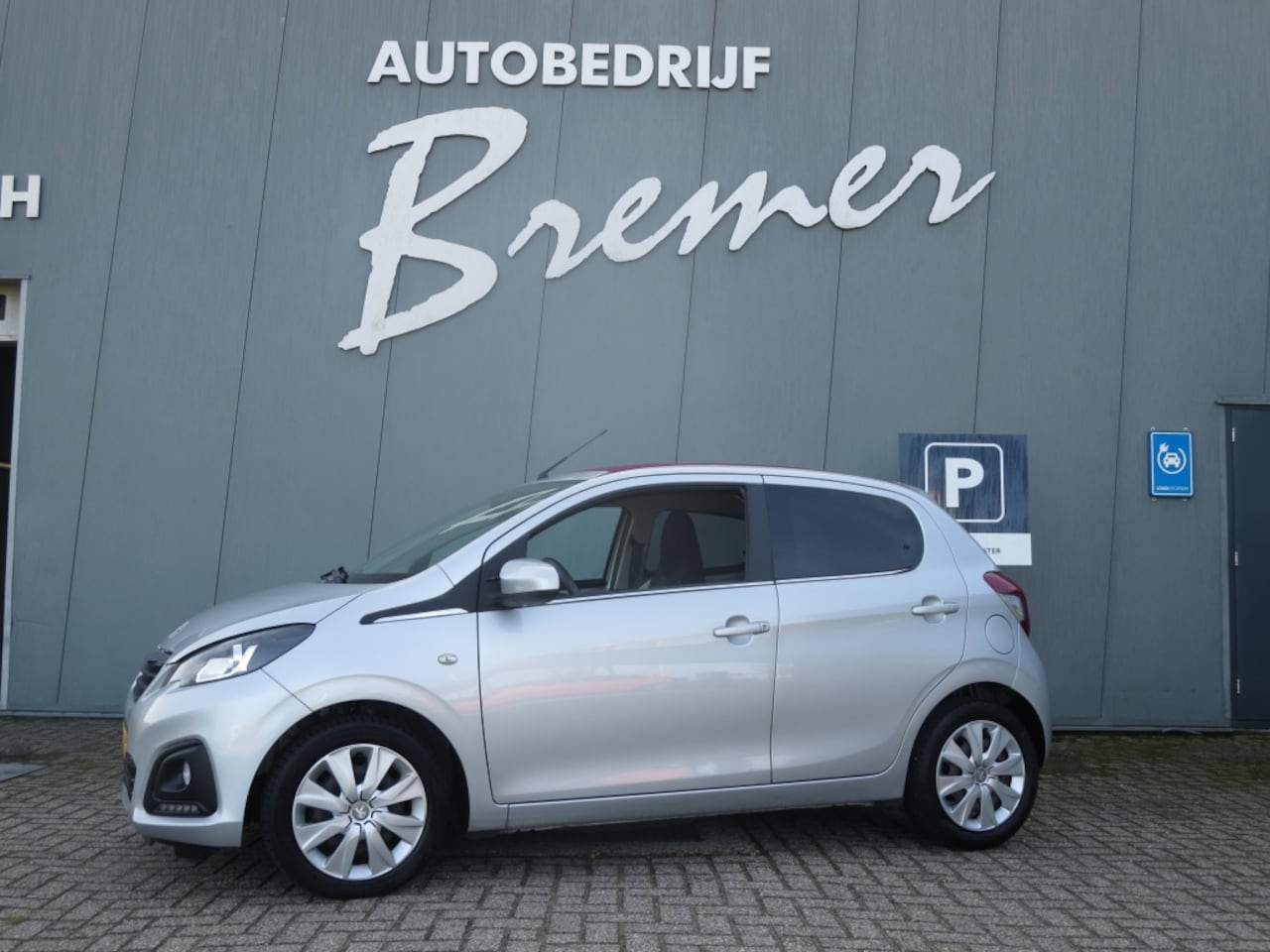 Peugeot 108 - 1.0 e-VTi 68pk 5D Envy - AutoWereld.nl