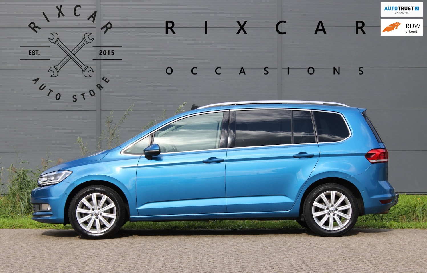 Volkswagen Touran - 1.4 TSI Highline DSG Panoramadak Trekhaak AllSeason !!NIEUWBINNEN!! - AutoWereld.nl