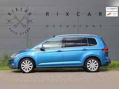 Volkswagen Touran - 1.4 TSI Highline DSG Panoramadak Trekhaak AllSeason NIEUWBINNEN