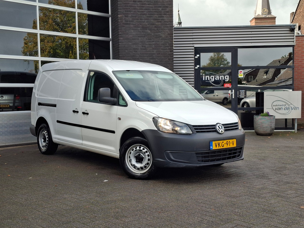 Volkswagen Caddy Maxi - 1.6 TDI | 75KW | Trekhaak | Airco - AutoWereld.nl