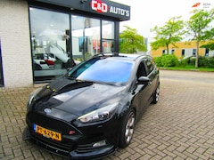 Ford Focus Wagon - 2.0 ST PERFORMANCE 2017 UNIEK SNEL