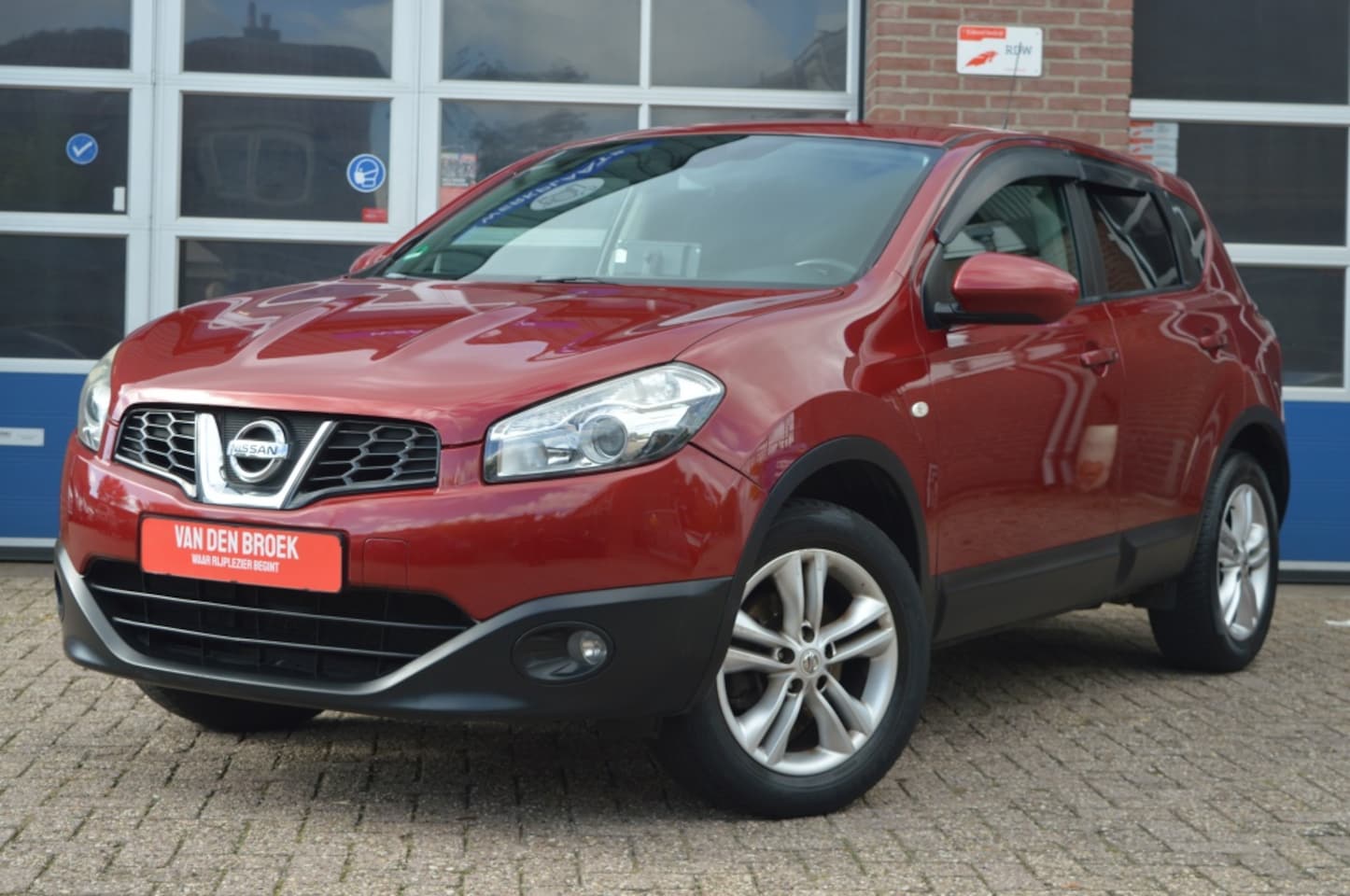 Nissan Qashqai - 1.6 Acenta | AIRCO - NAVI - AutoWereld.nl