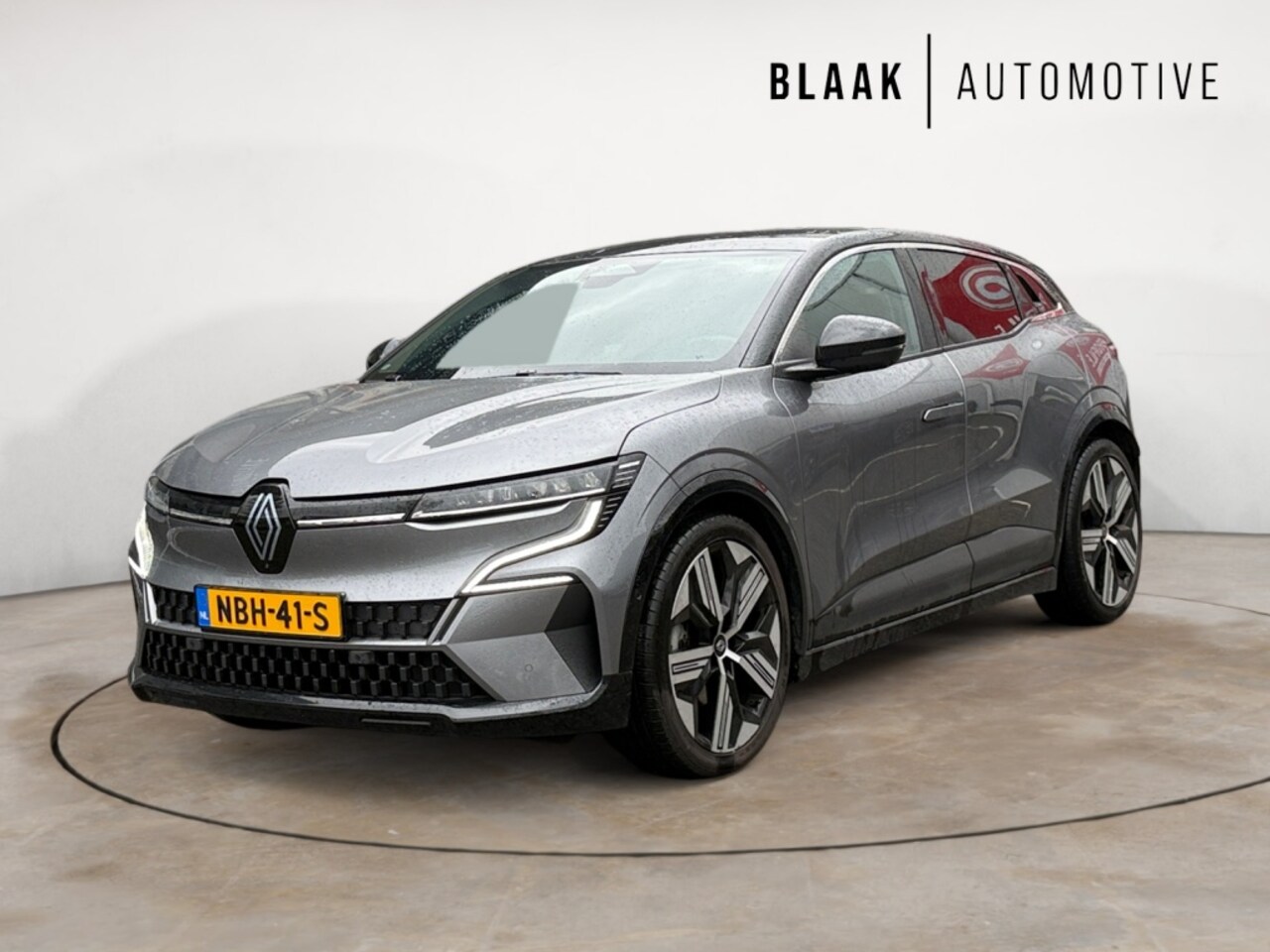 Renault Mégane E-Tech - EV60 Optimum Charge Iconic | Trekhaak | Leder | 360° Camera - AutoWereld.nl