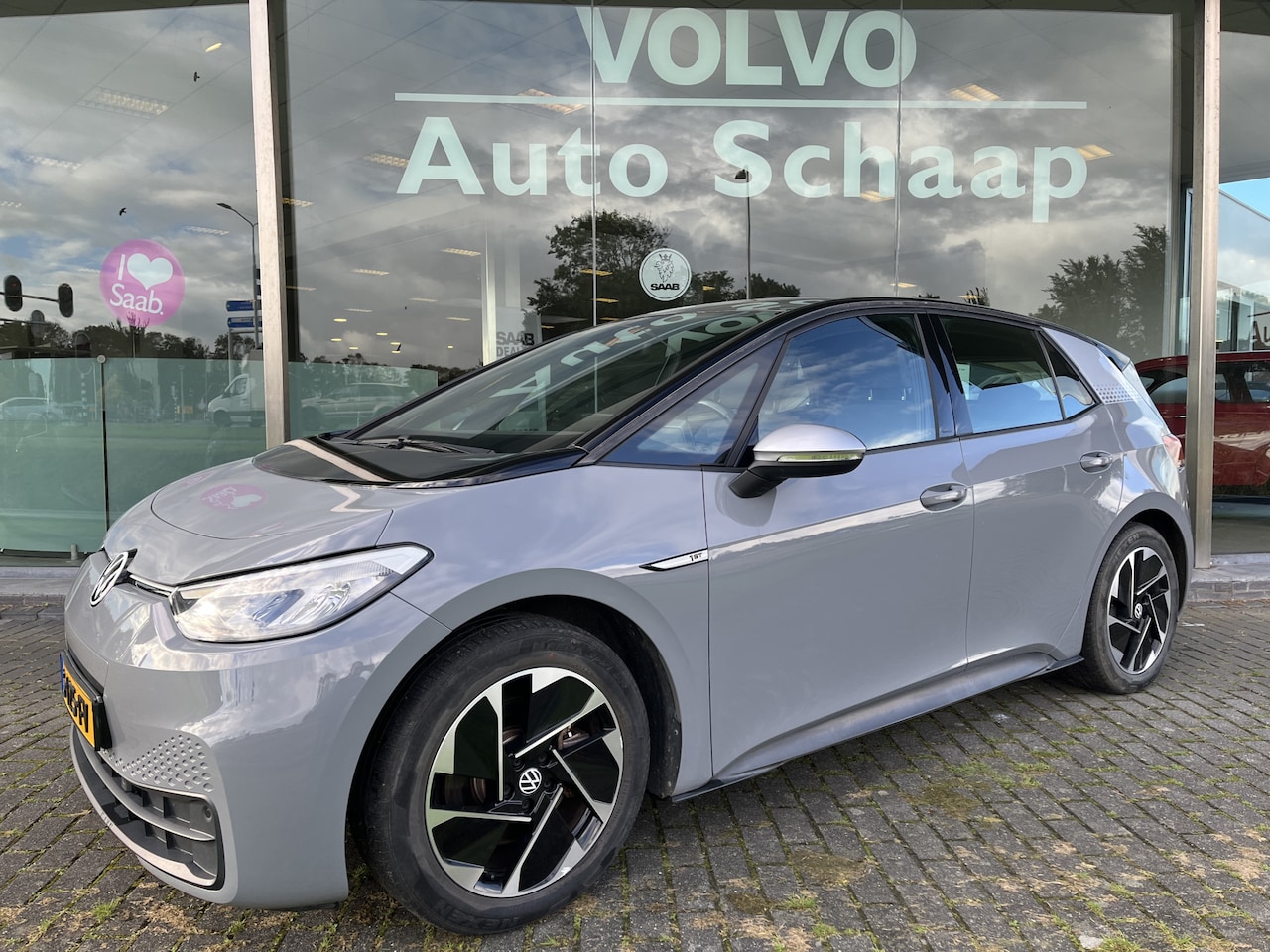 Volkswagen ID.3 - First 58 kWh | Rijklaar incl garantie | SoH 89% Parkeersensoren voor en achter LED Stuurve - AutoWereld.nl