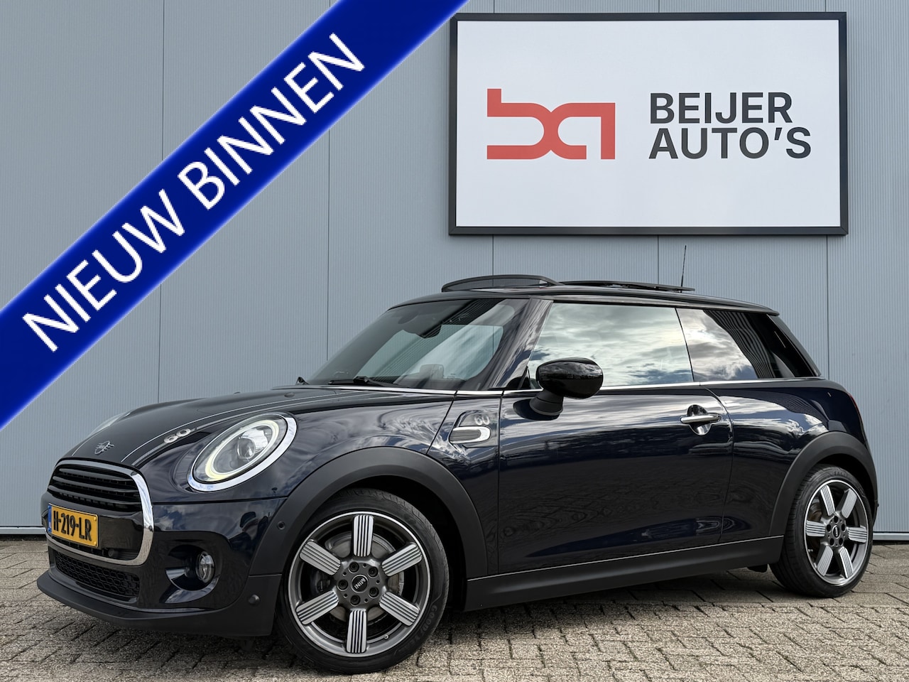 MINI 3-Deurs - 1.5 Cooper 60 Years Edition Automaat/Pano/Harman-Kardon/Leer. - AutoWereld.nl