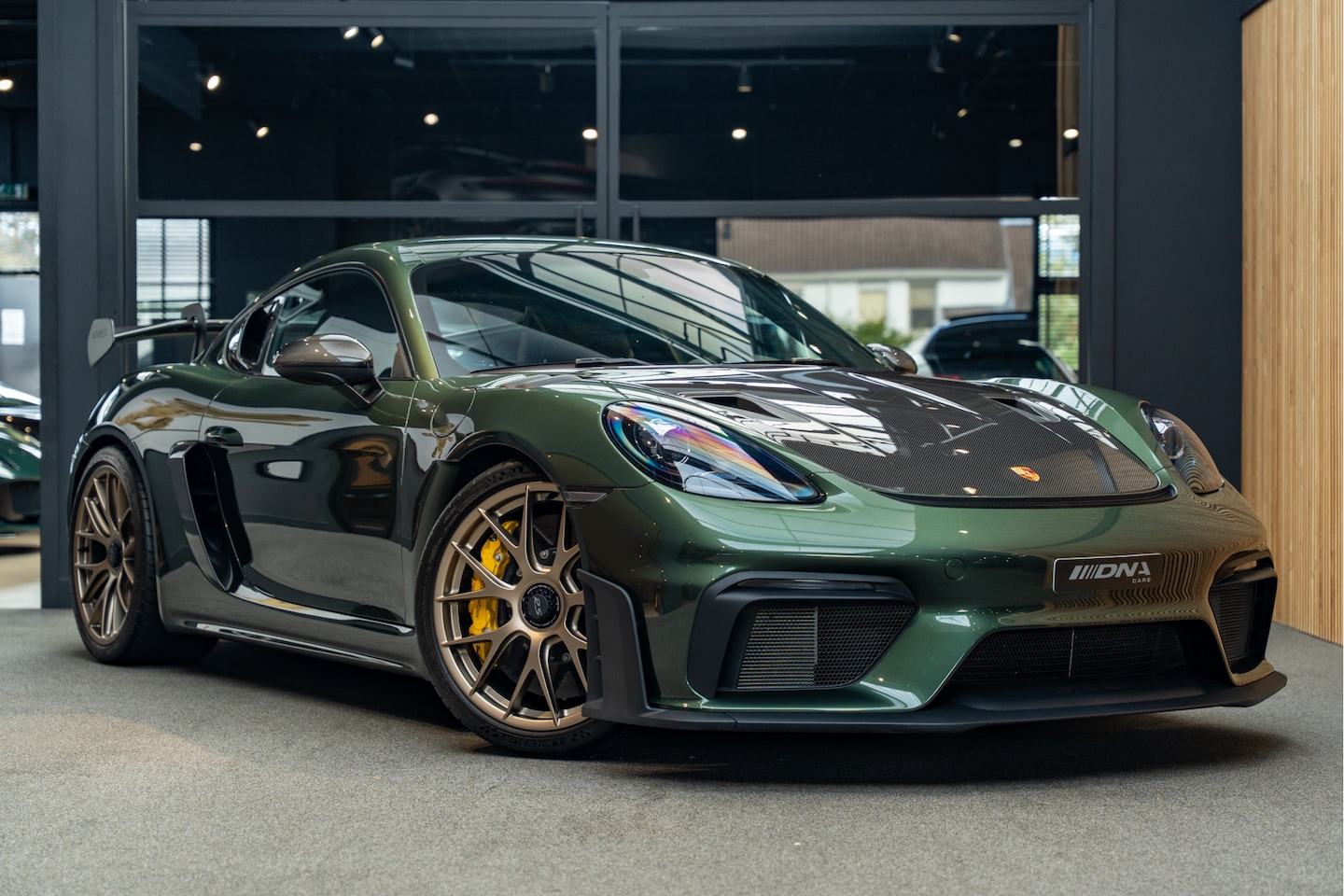 Porsche 718 GT4 - RS Weissach PTS Lift Carbon Keramisch GT4RS Oak Green Metallic - AutoWereld.nl