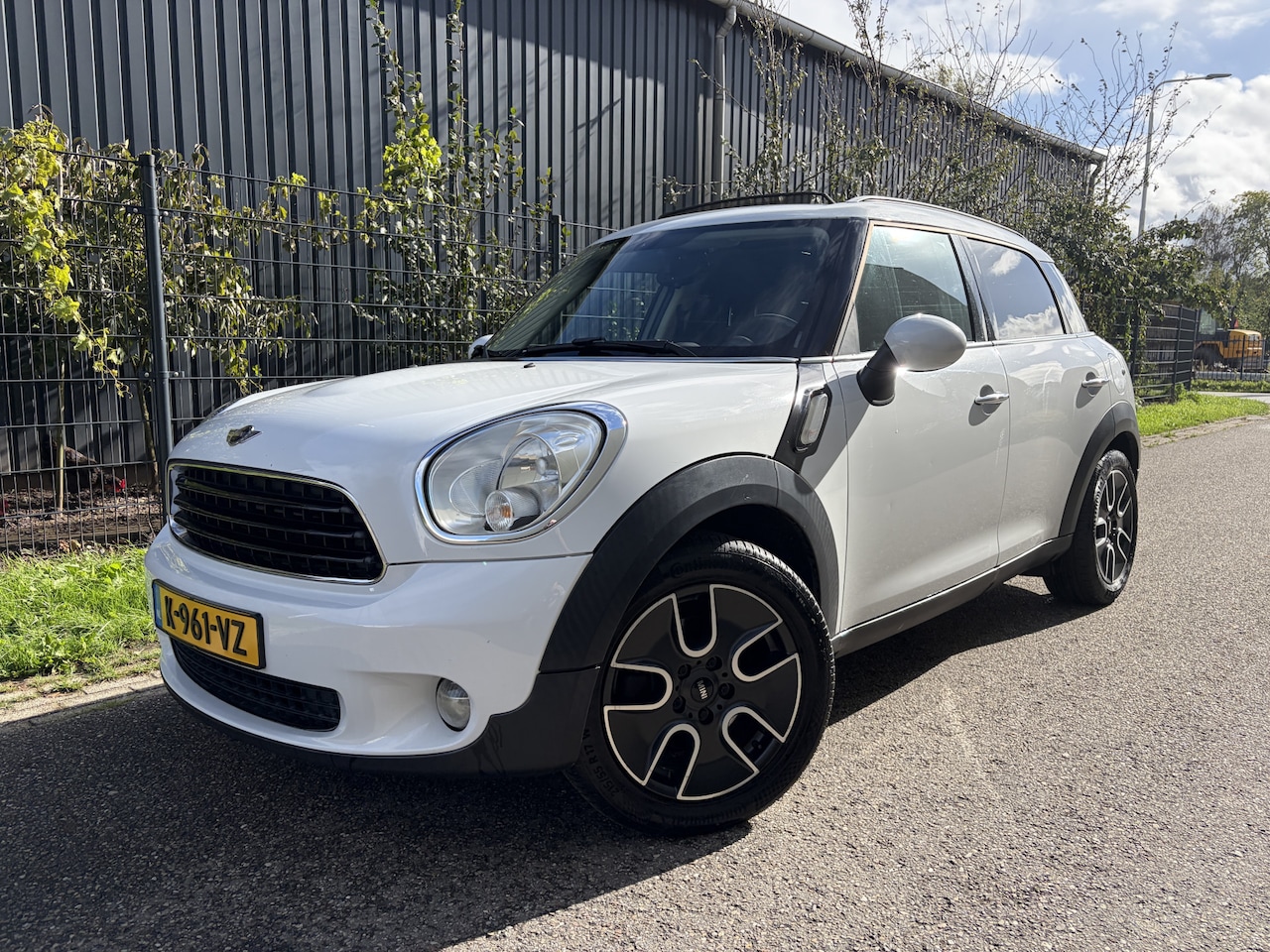 MINI Countryman - 1.6 One Salt / AIRCO ECC / PANORAMADAK / 175dkm! - AutoWereld.nl