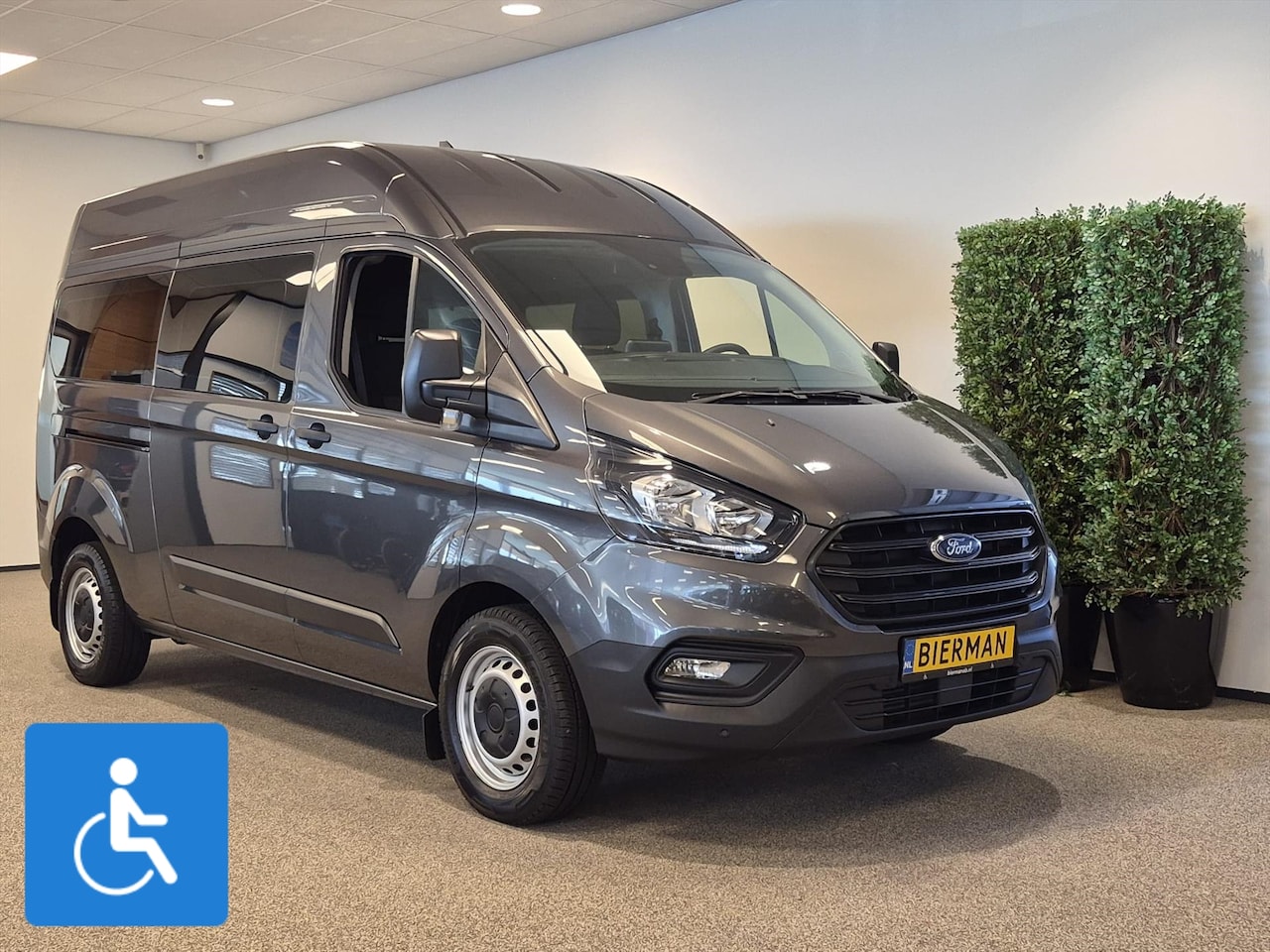 Ford Transit Custom - L2H2 Rolstoelbus (extra airco achterin) - AutoWereld.nl