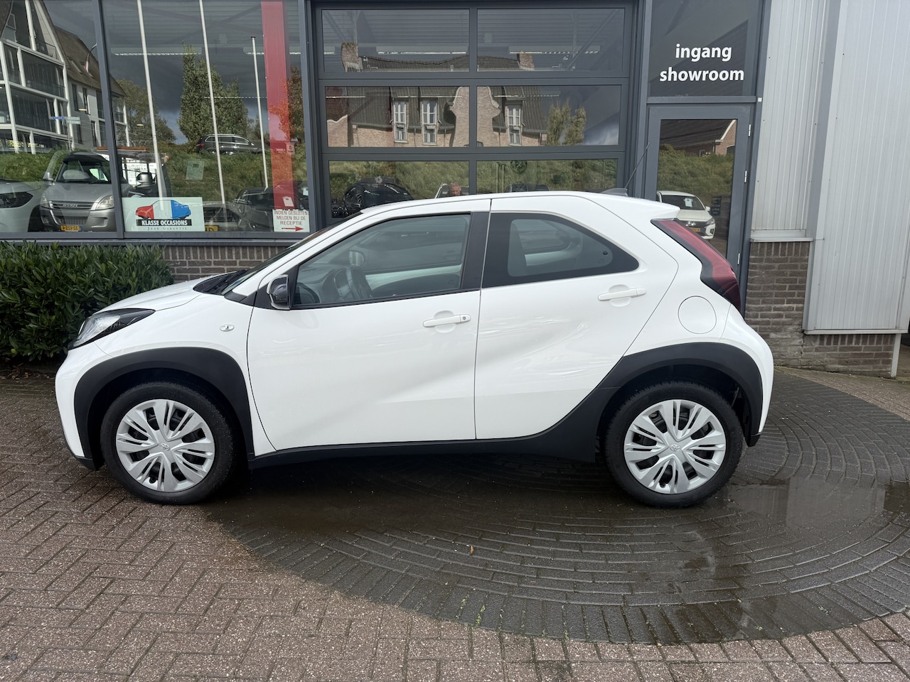 Toyota Aygo X - 1.0 VVT-i MT play 1.0 VVT-i MT Play - AutoWereld.nl