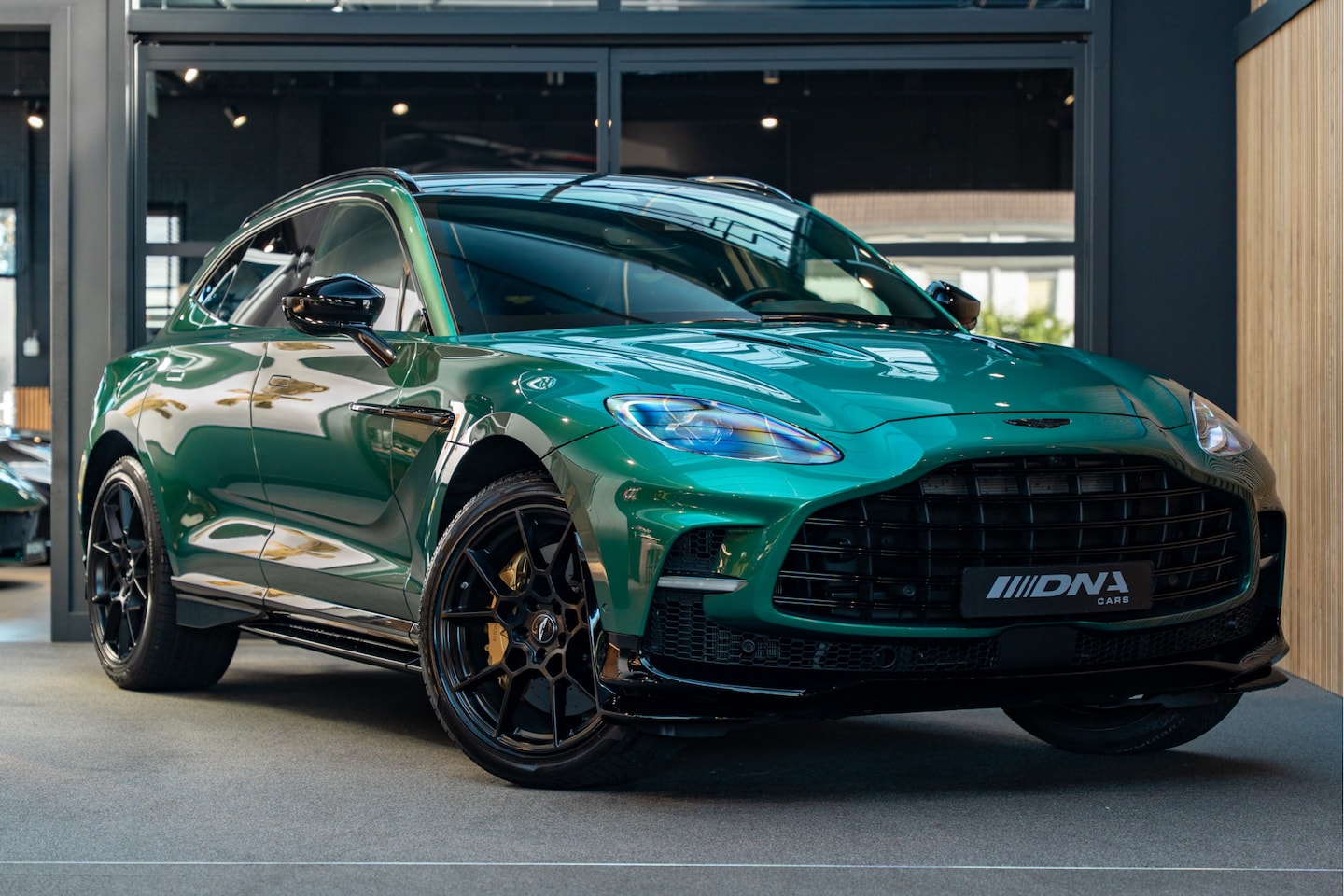 Aston Martin DBX - DBX707 Stoelventilatie Carbonpakket 4.0 V8 707 - AutoWereld.nl
