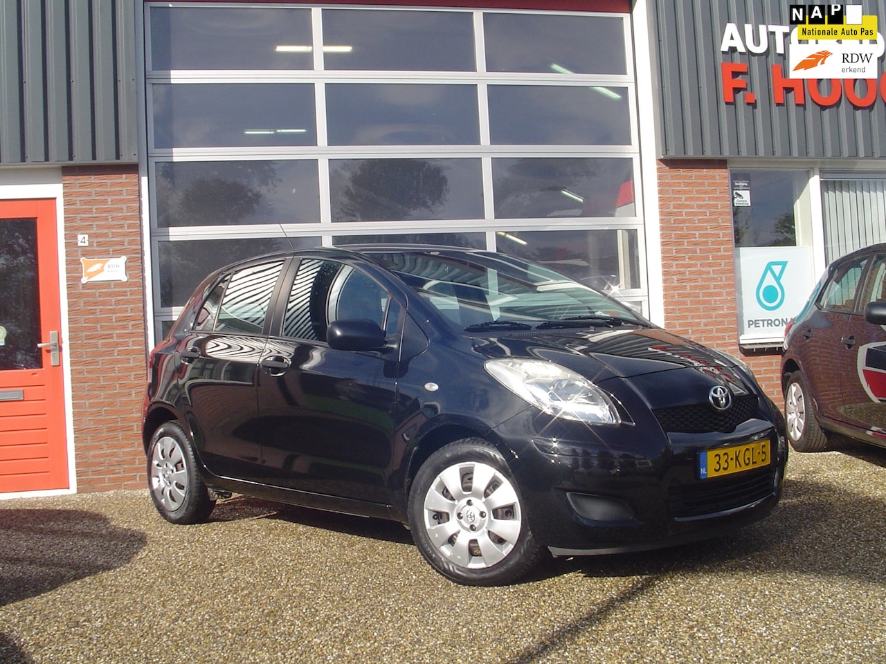 Toyota Yaris - 1.3 VVTi Comfort / Airco / 6 versnellingen / NL auto - AutoWereld.nl