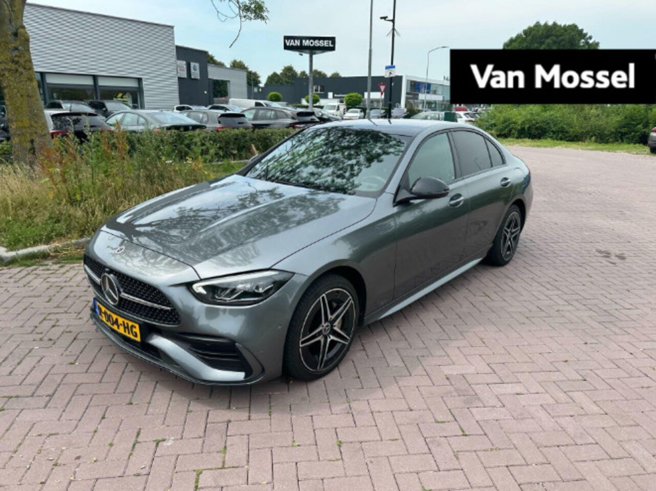 Mercedes-Benz C-klasse - 300 e AMG Line 313 PK | Navigatie | Climate Control | Stoelverwarming | Cruise Control | A - AutoWereld.nl