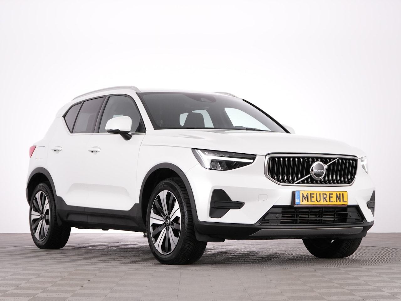 Volvo XC40 - 1.5 T4 Recharge Inscription Expression | Trekhaak | SPORTSTOELEN | NAVI | ECC | CAMERA | P - AutoWereld.nl