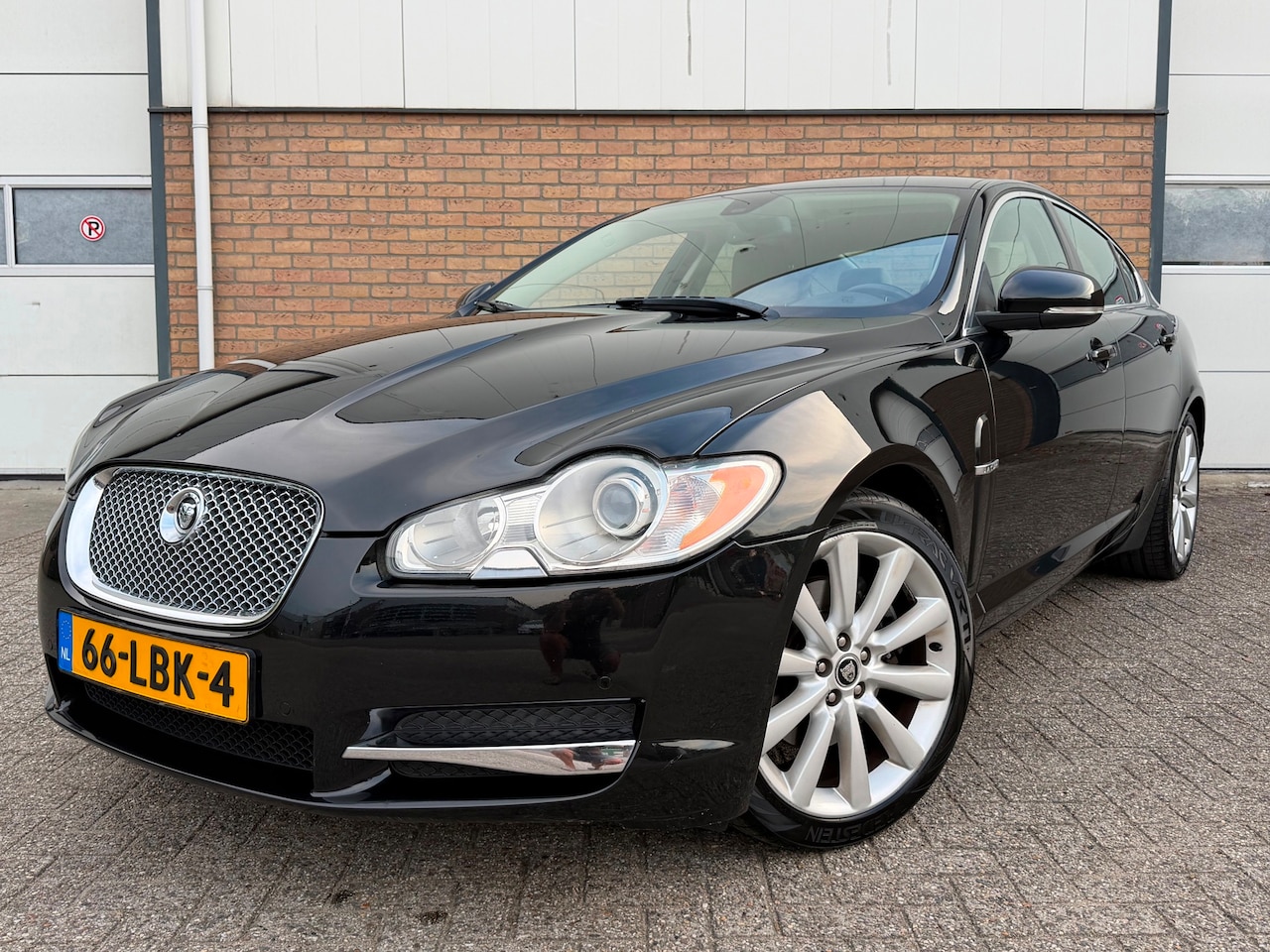 Jaguar XF - 3.0 V6 Luxury 19INCH/TREKHAAK/XENON/NL AUTO !! - AutoWereld.nl
