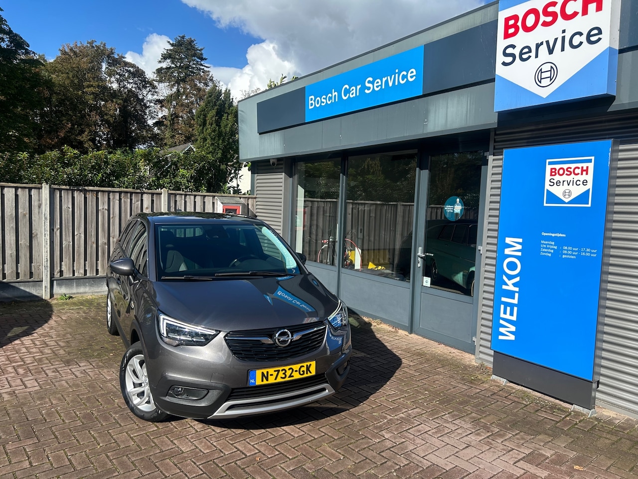 Opel Crossland X - 1.2T INNOVATION , TREKHAAK - AutoWereld.nl