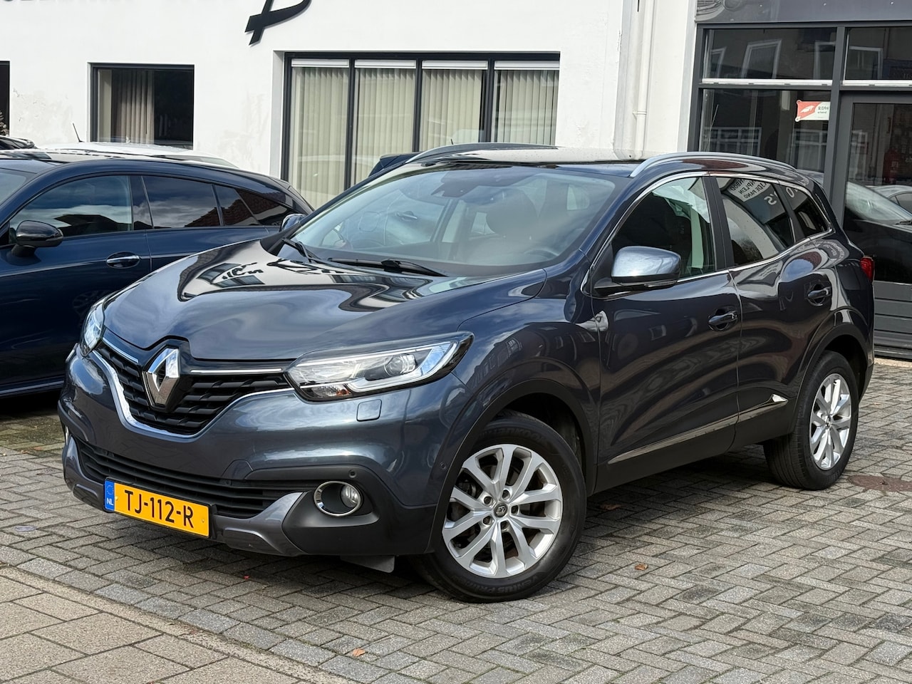 Renault Kadjar - 1.2 TCe Intens 1.2 TCe Intens, Panoramadak,Trekhaak,Stoelverwarming,Stuurverwarming,Apple Carplay/Android - AutoWereld.nl